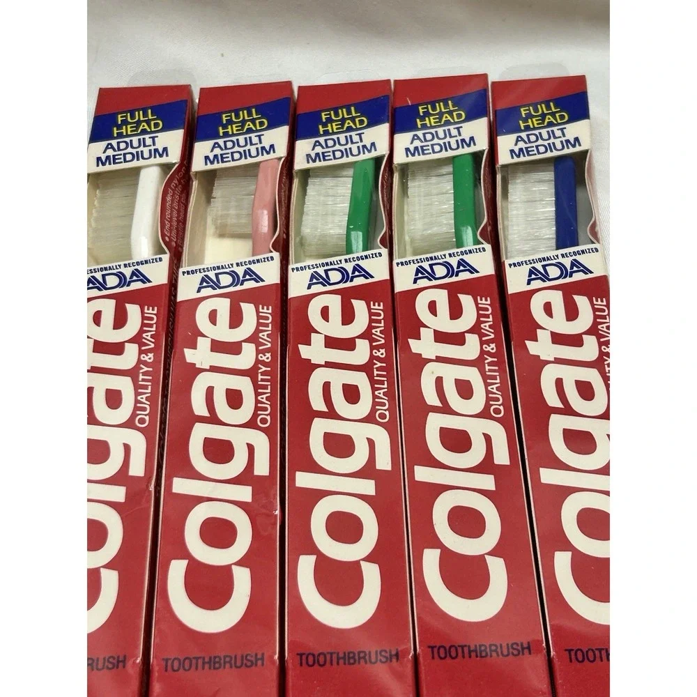 VTG Colgate Full Head Adult Medium Toothbrushes New Lot Of Five